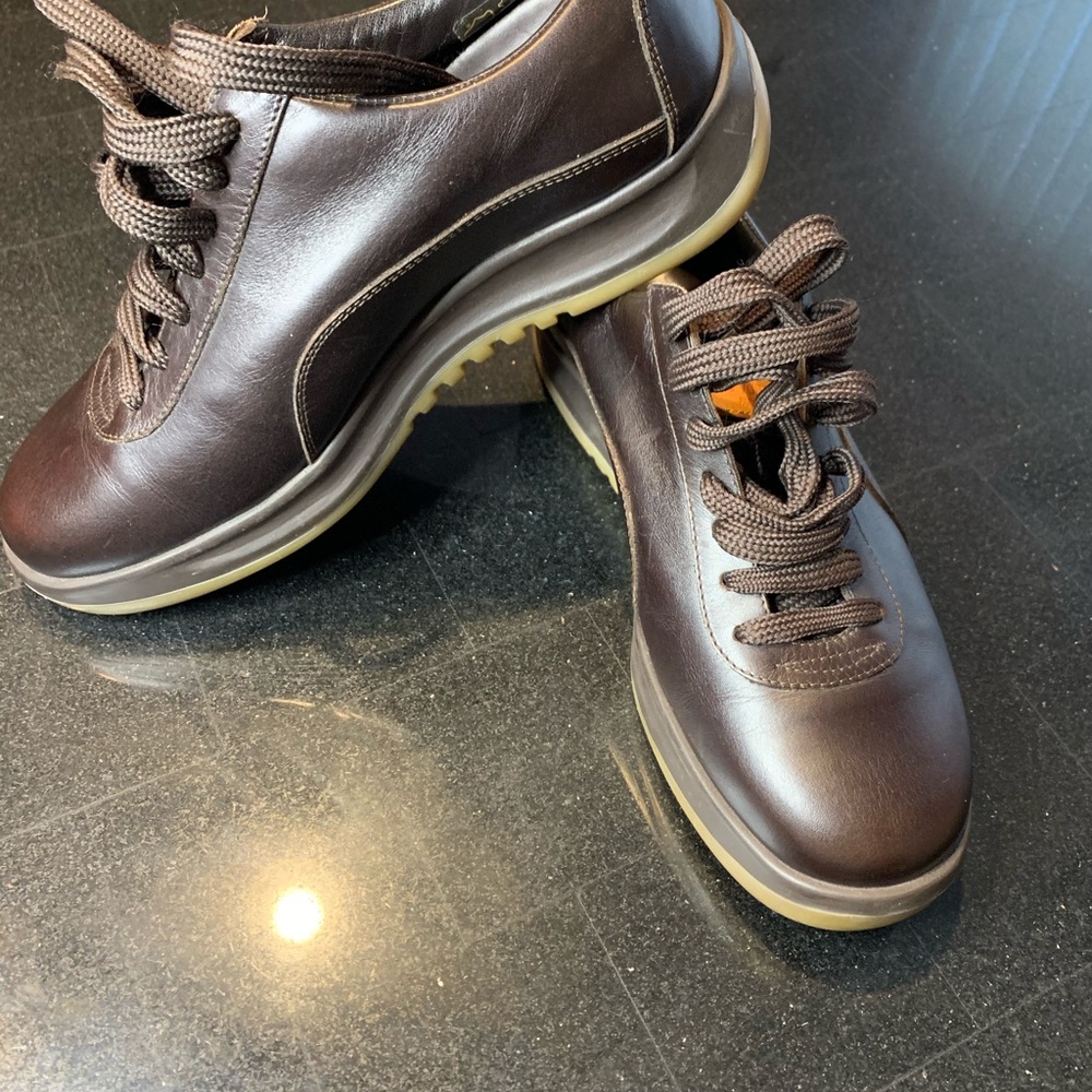100% authentic Louis Vuitton Calf leather sneakers